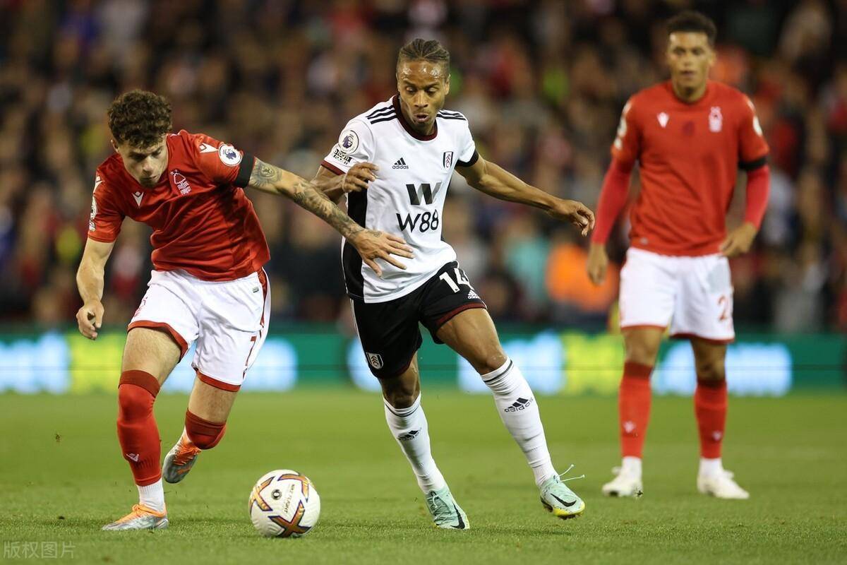 包含风云突变尼斯赛前调整名单；NBA总决赛版图或变；悬念犹存；更衣室氛围转暖的词条